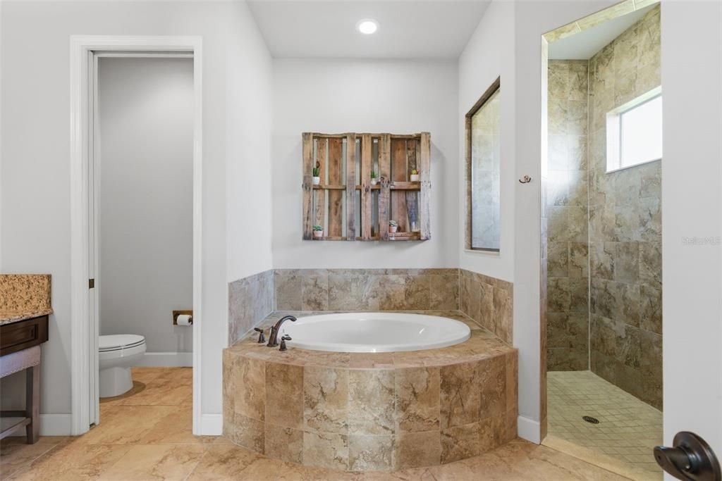 For Sale: $775,000 (4 beds, 3 baths, 2728 Square Feet)