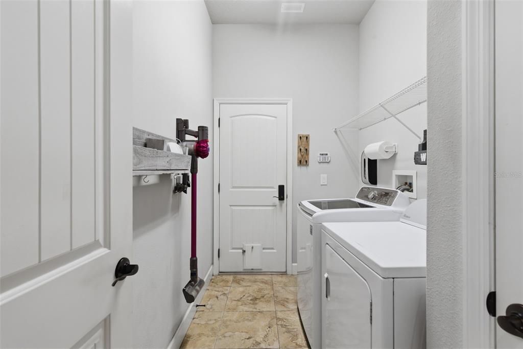 For Sale: $775,000 (4 beds, 3 baths, 2728 Square Feet)