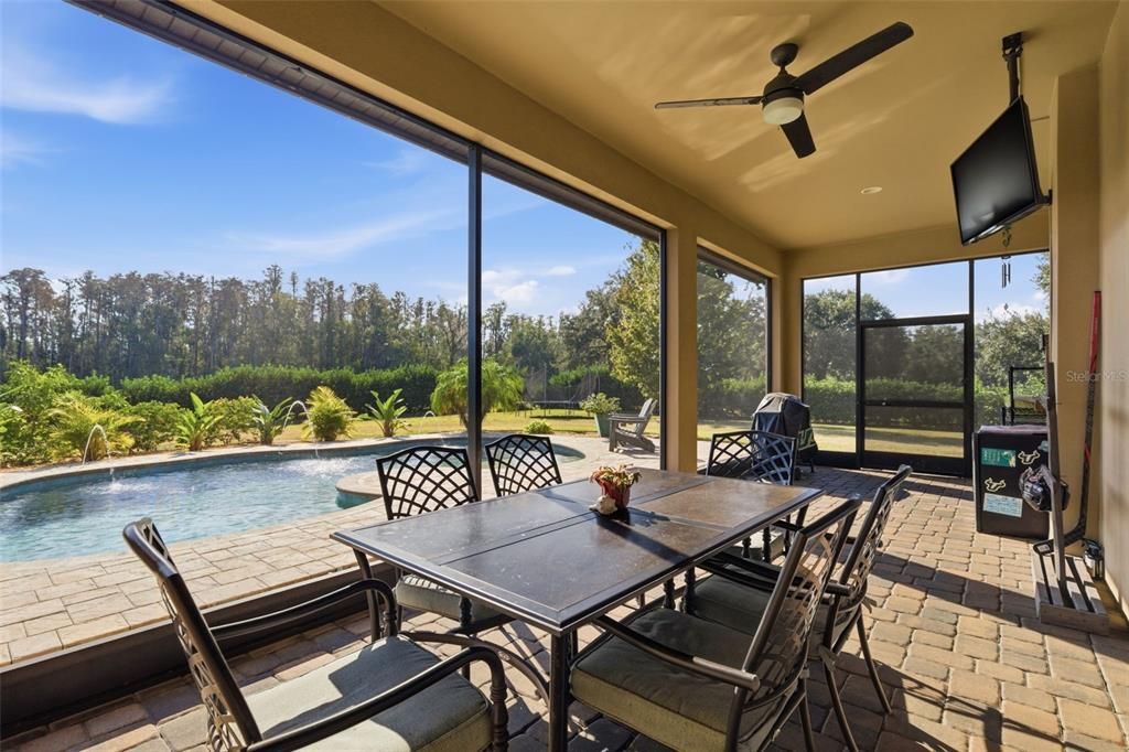 For Sale: $775,000 (4 beds, 3 baths, 2728 Square Feet)