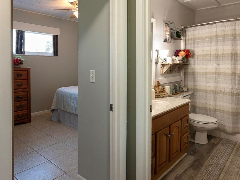 For Rent: $2,050 (2 beds, 1 baths, 885 Square Feet)