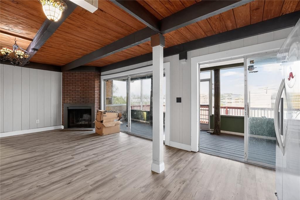 待售: $445,000 (3 贝兹, 2 浴室, 1305 平方英尺)