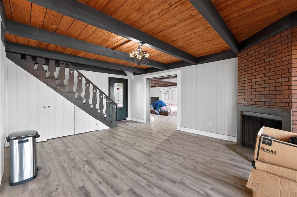 待售: $445,000 (3 贝兹, 2 浴室, 1305 平方英尺)