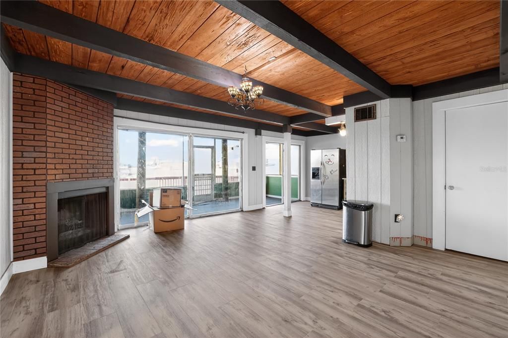 待售: $445,000 (3 贝兹, 2 浴室, 1305 平方英尺)