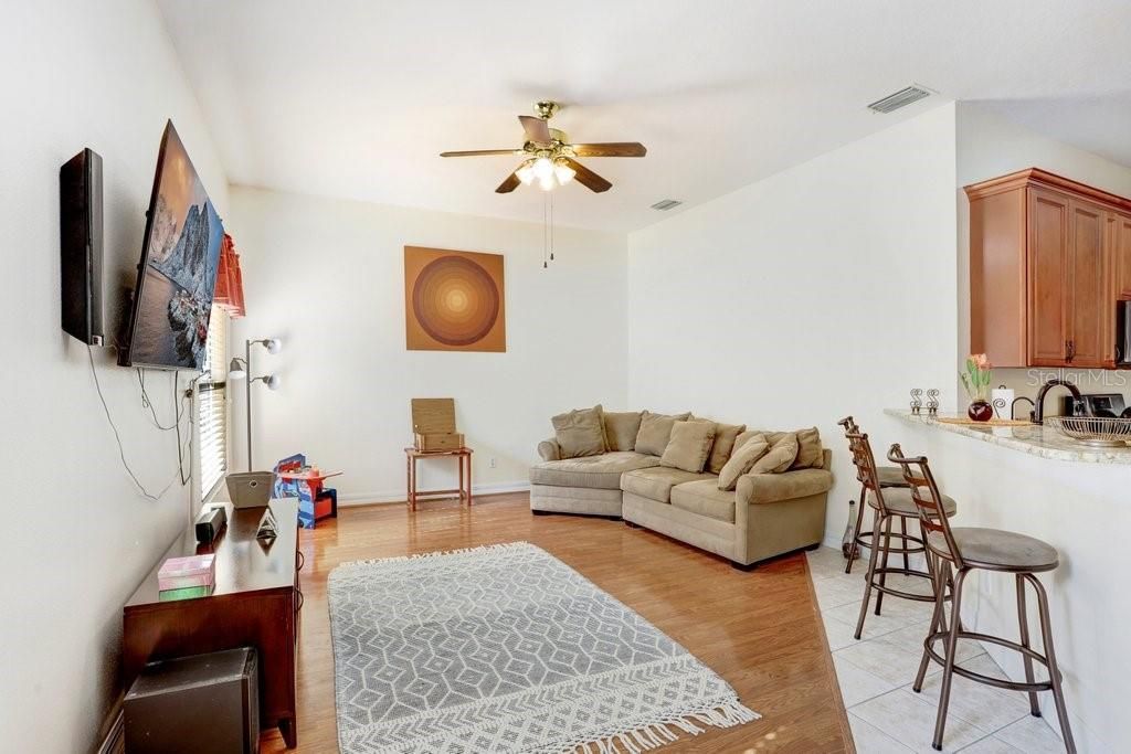 待售: $459,900 (4 贝兹, 3 浴室, 2137 平方英尺)