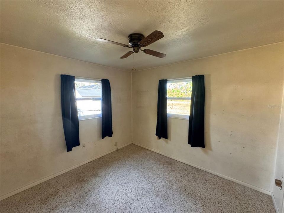 待售: $375,000 (3 贝兹, 1 浴室, 874 平方英尺)