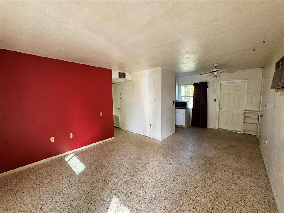 待售: $375,000 (3 贝兹, 1 浴室, 874 平方英尺)