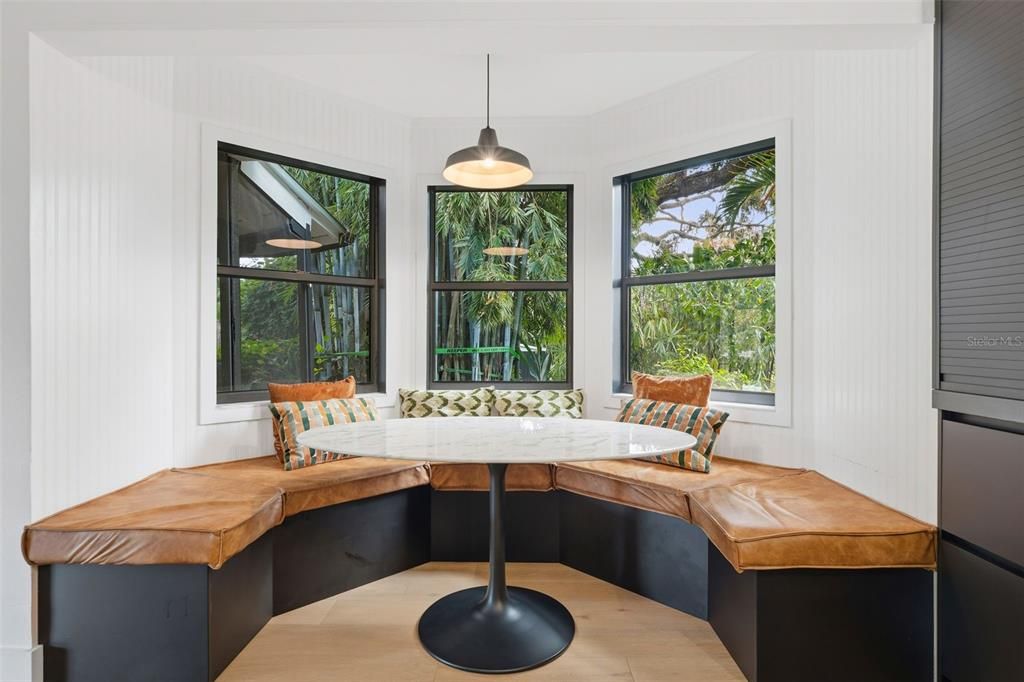 待售: $1,699,000 (3 贝兹, 2 浴室, 2762 平方英尺)