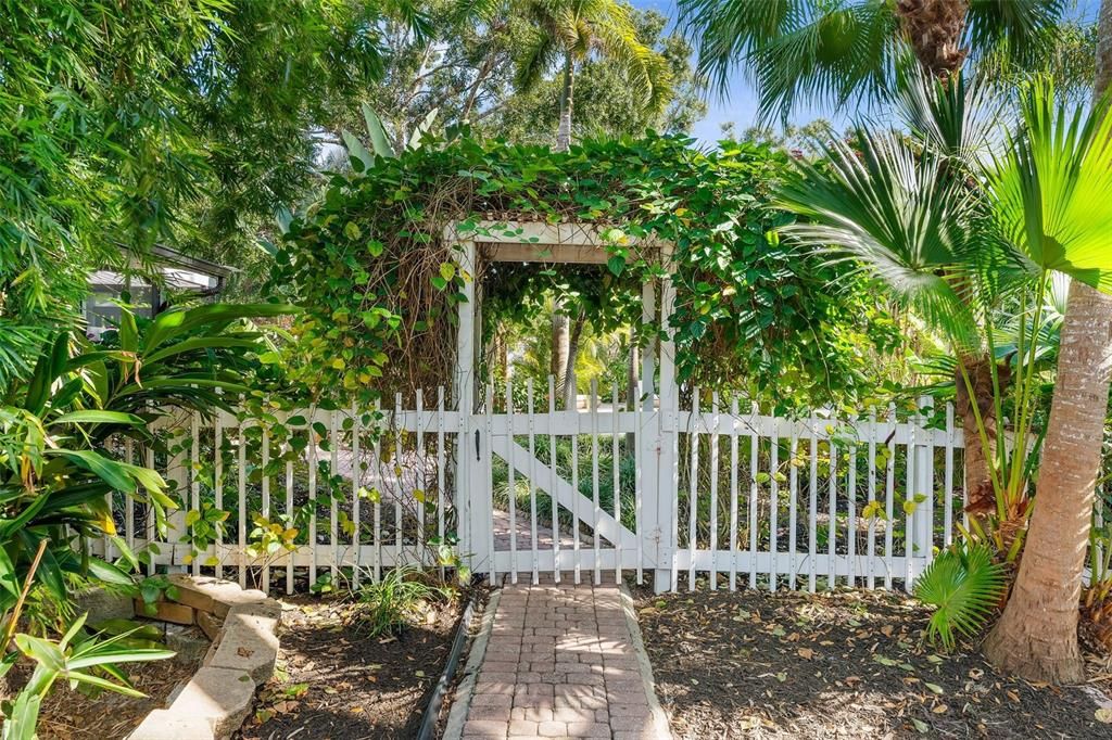 待售: $1,699,000 (3 贝兹, 2 浴室, 2762 平方英尺)