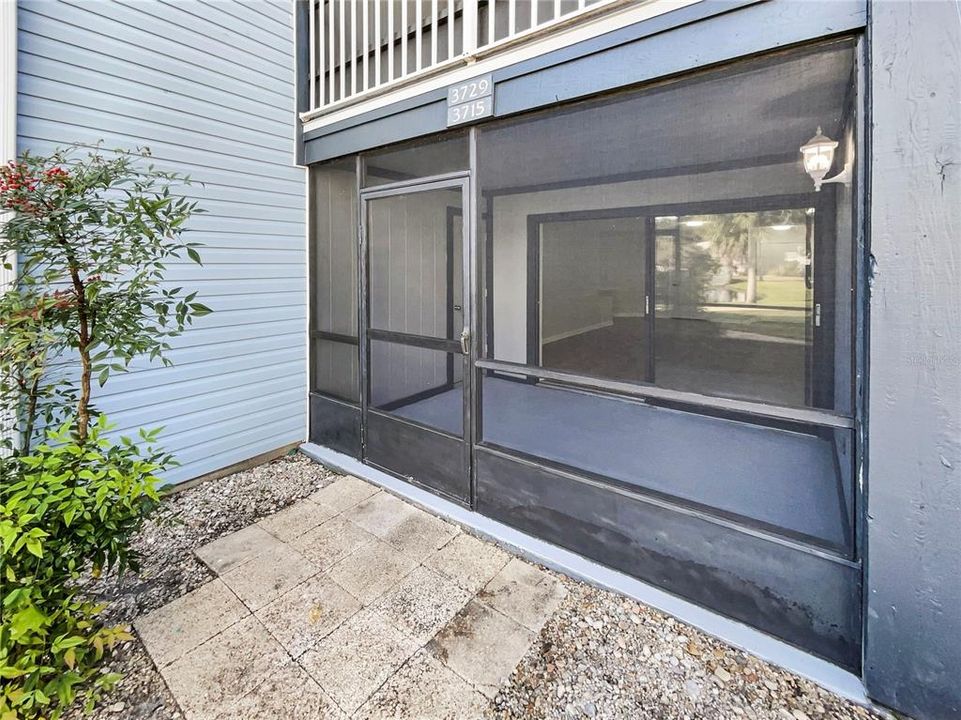 For Sale: $149,000 (2 beds, 2 baths, 820 Square Feet)