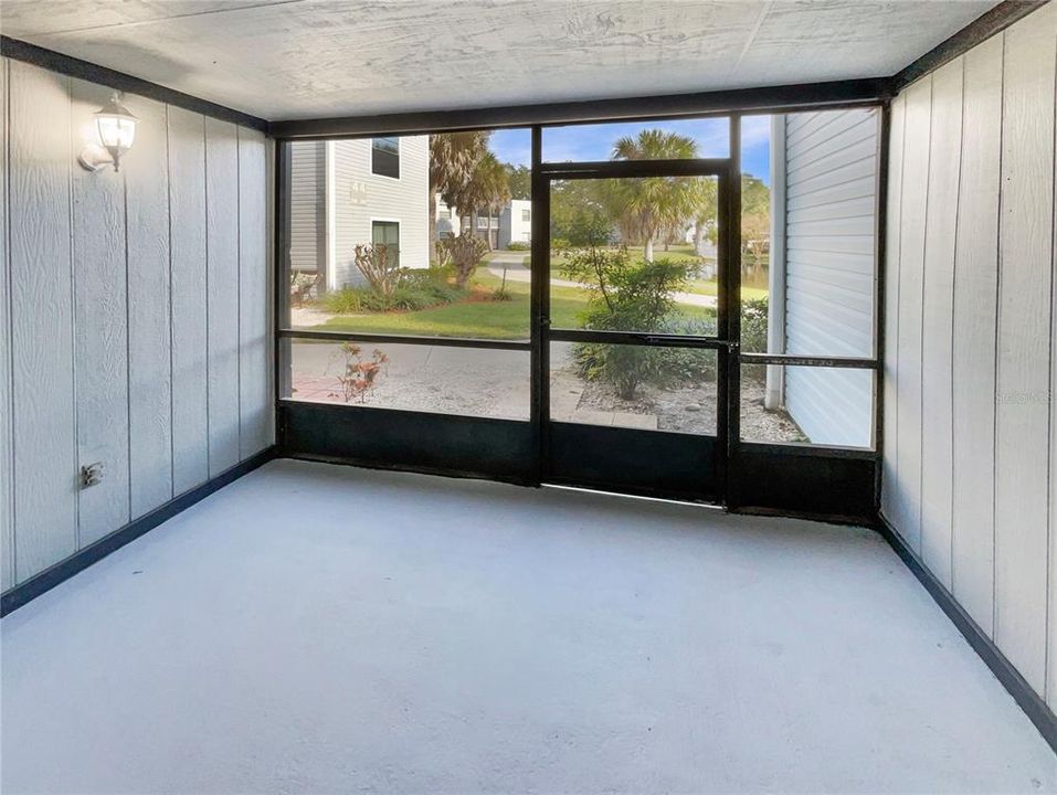 For Sale: $149,000 (2 beds, 2 baths, 820 Square Feet)