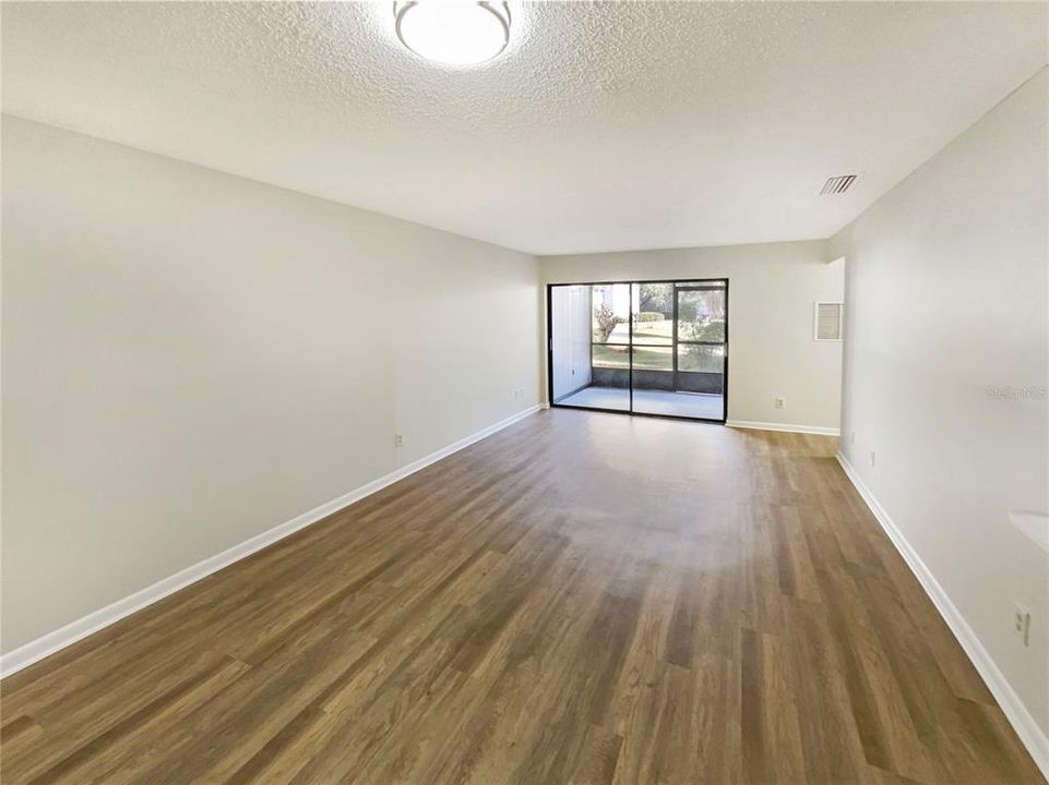 For Sale: $149,000 (2 beds, 2 baths, 820 Square Feet)