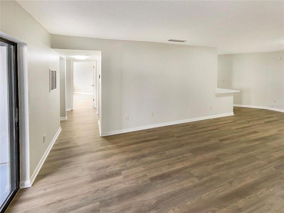 For Sale: $149,000 (2 beds, 2 baths, 820 Square Feet)