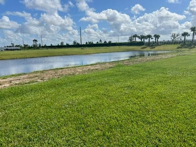 En Venta: $399,000 (3 camas, 2 baños, 1565 Pies cuadrados)