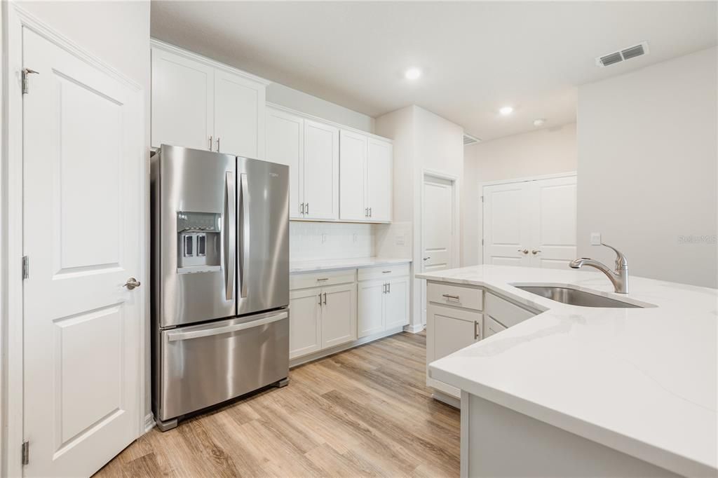 En Venta: $399,000 (3 camas, 2 baños, 1565 Pies cuadrados)