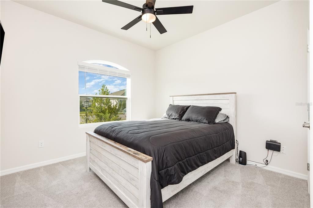 En Venta: $399,000 (3 camas, 2 baños, 1565 Pies cuadrados)