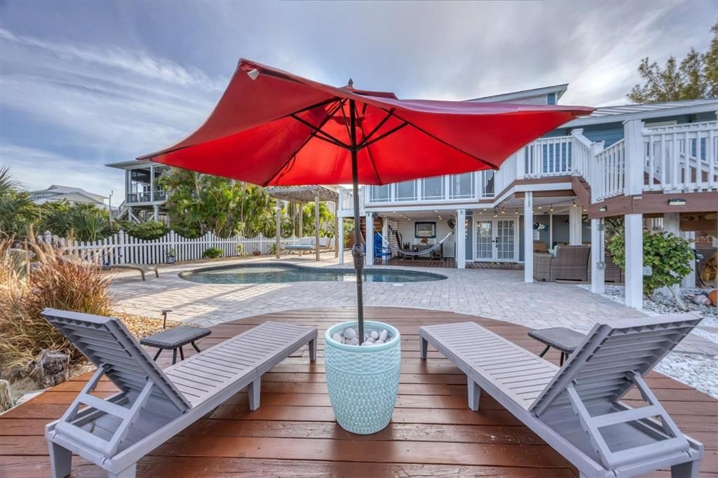 For Sale: $1,550,000 (3 beds, 3 baths, 1448 Square Feet)