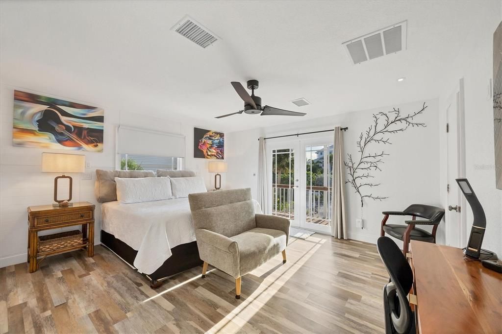 For Sale: $1,550,000 (3 beds, 3 baths, 1448 Square Feet)