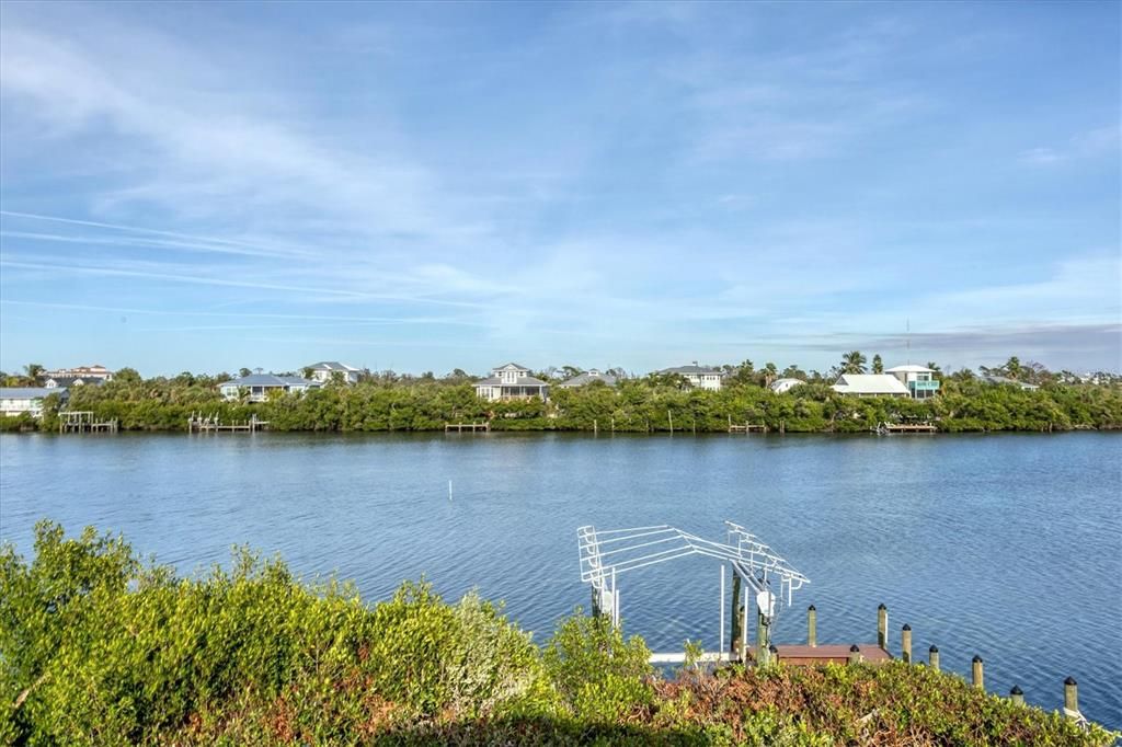 For Sale: $1,550,000 (3 beds, 3 baths, 1448 Square Feet)