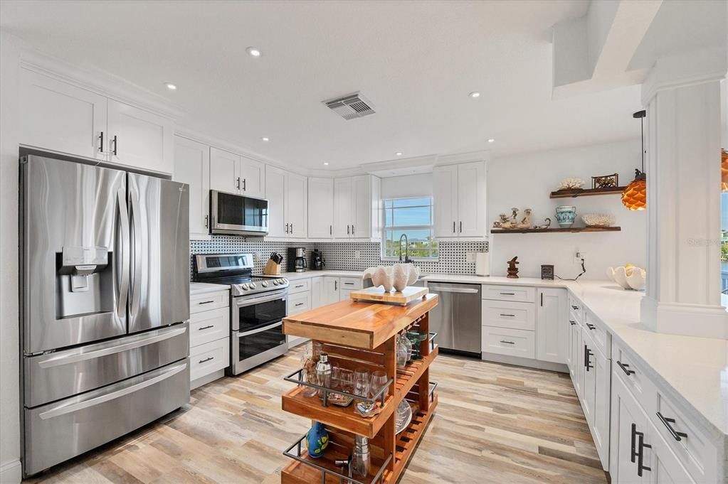 For Sale: $1,550,000 (3 beds, 3 baths, 1448 Square Feet)