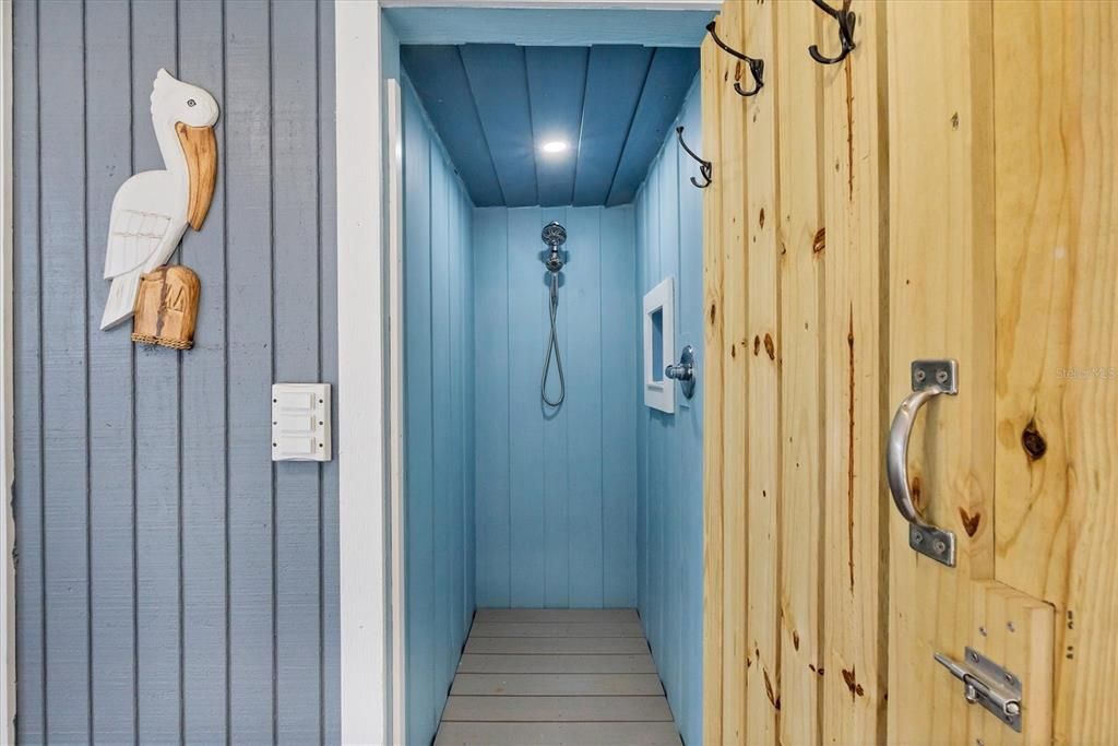 For Sale: $1,550,000 (3 beds, 3 baths, 1448 Square Feet)