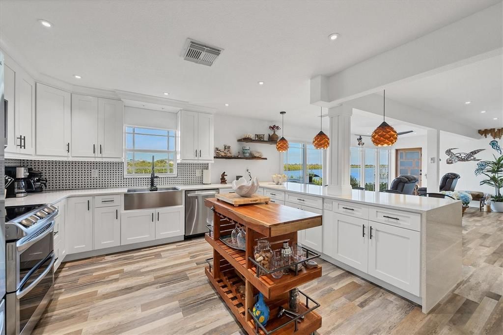 For Sale: $1,550,000 (3 beds, 3 baths, 1448 Square Feet)