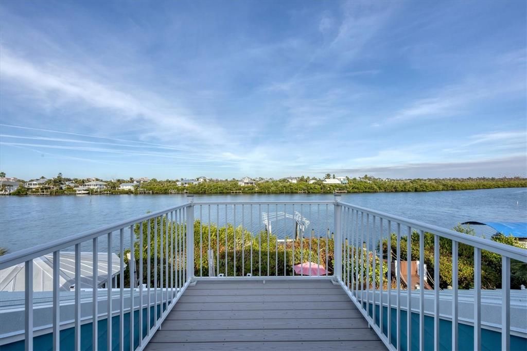 For Sale: $1,550,000 (3 beds, 3 baths, 1448 Square Feet)