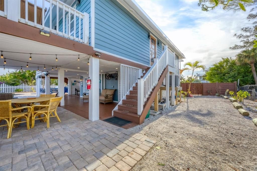 For Sale: $1,550,000 (3 beds, 3 baths, 1448 Square Feet)