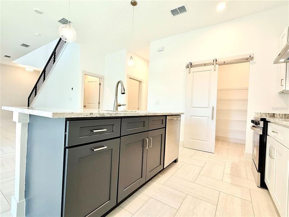 En Renta: $3,850 (3 camas, 2 baños, 2175 Pies cuadrados)