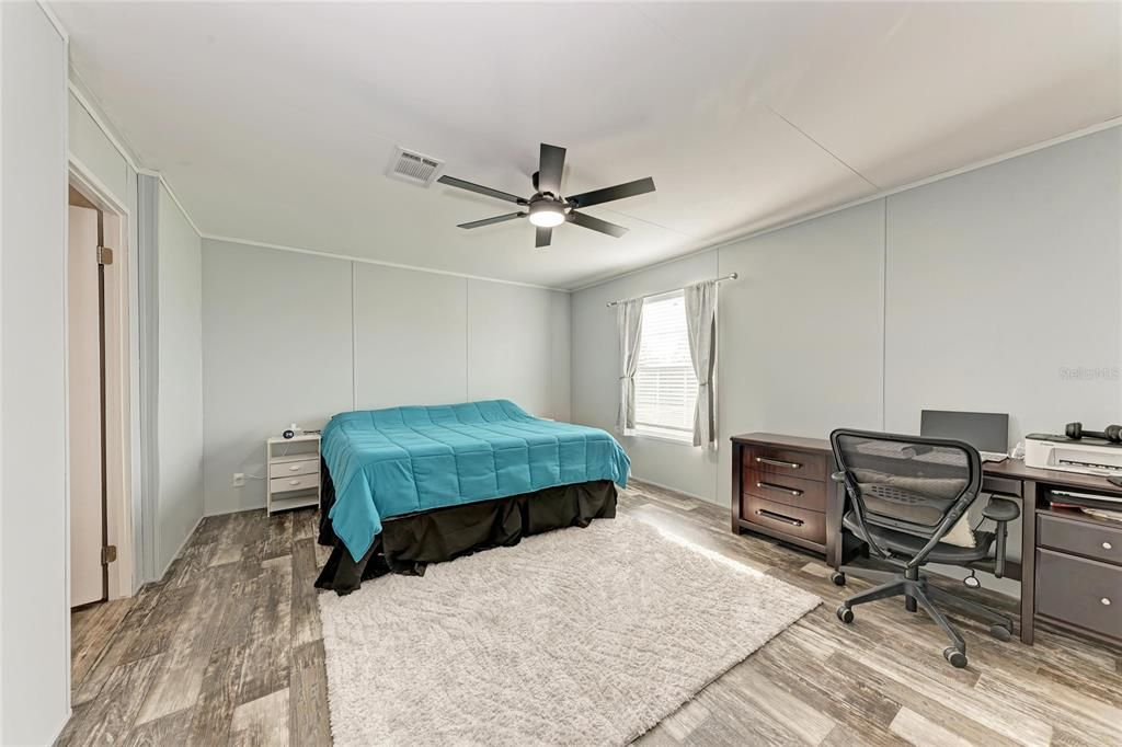 For Sale: $599,999 (4 beds, 2 baths, 2016 Square Feet)