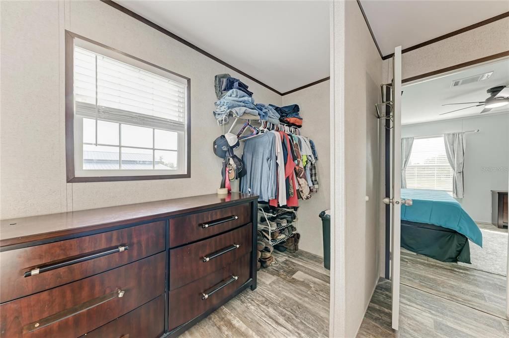 For Sale: $599,999 (4 beds, 2 baths, 2016 Square Feet)