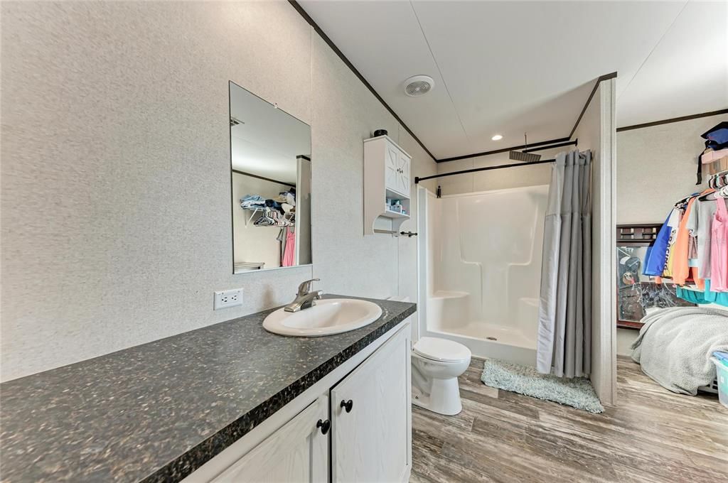 For Sale: $599,999 (4 beds, 2 baths, 2016 Square Feet)