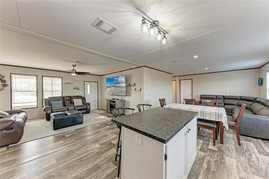 For Sale: $599,999 (4 beds, 2 baths, 2016 Square Feet)