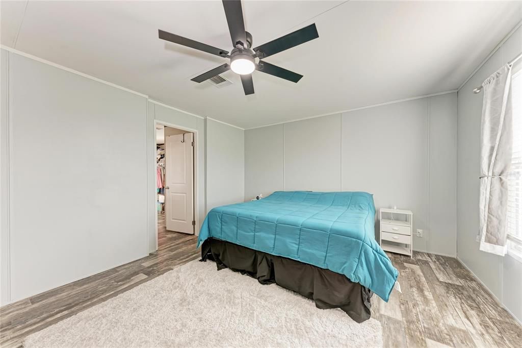 For Sale: $599,999 (4 beds, 2 baths, 2016 Square Feet)