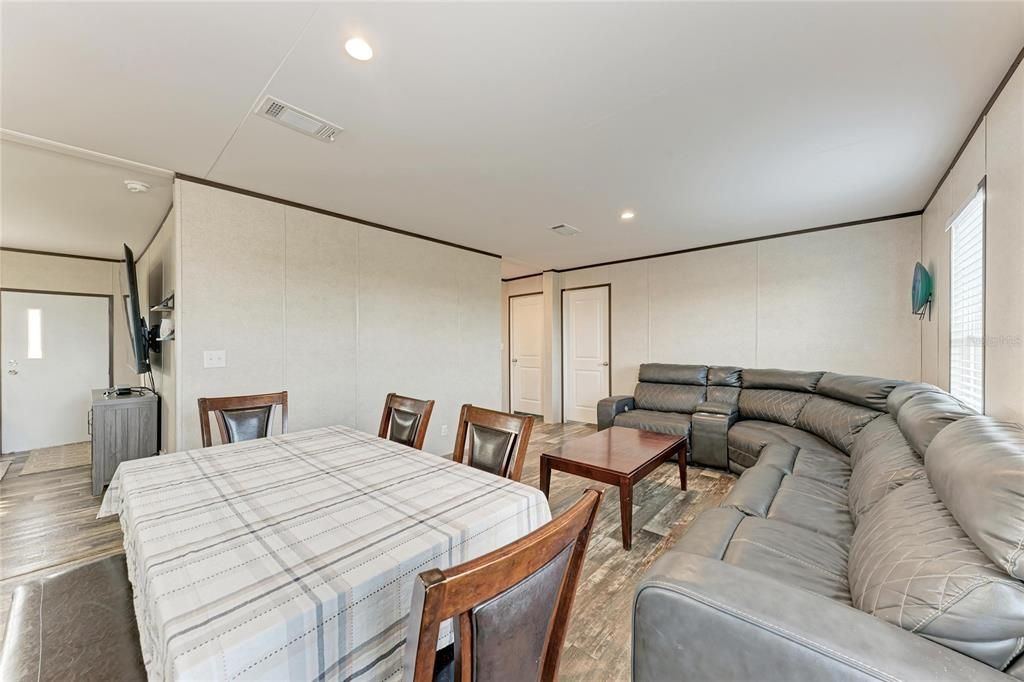 For Sale: $599,999 (4 beds, 2 baths, 2016 Square Feet)