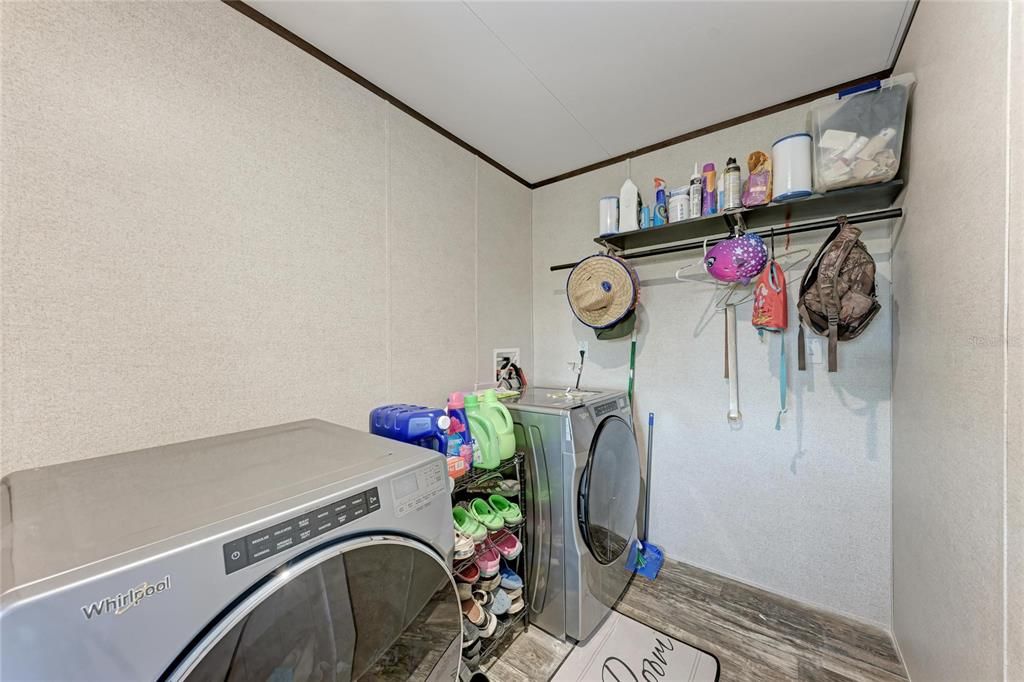 For Sale: $599,999 (4 beds, 2 baths, 2016 Square Feet)