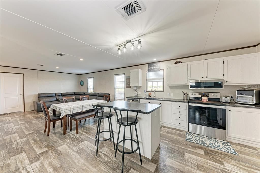 For Sale: $599,999 (4 beds, 2 baths, 2016 Square Feet)