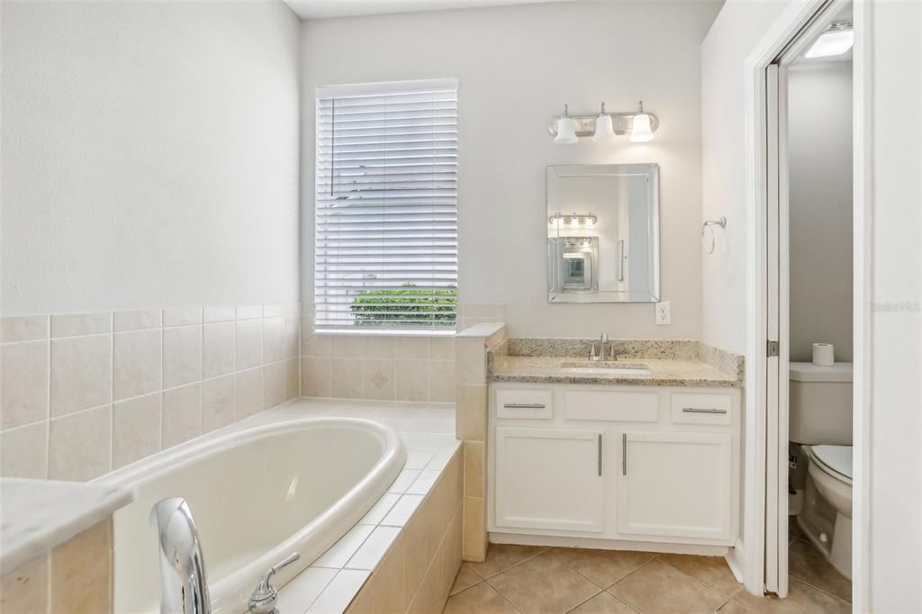 出租: $2,950 (4 贝兹, 3 浴室, 2084 平方英尺)