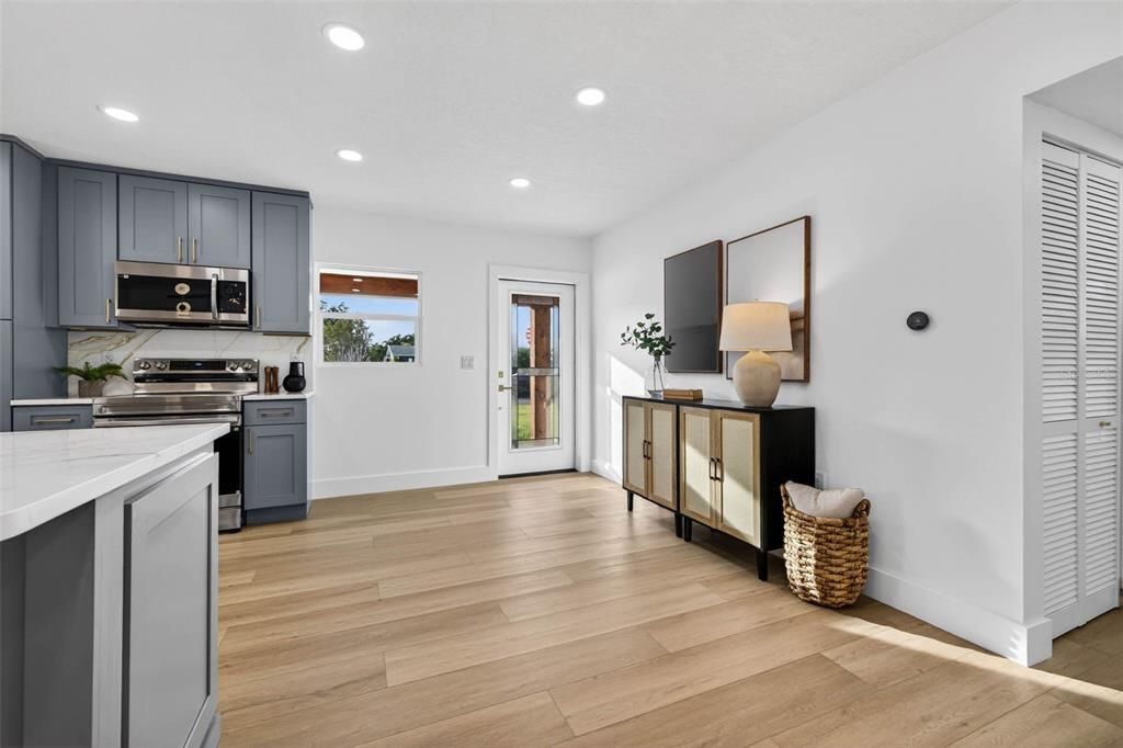 待售: $795,000 (3 贝兹, 2 浴室, 1603 平方英尺)