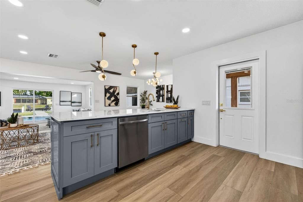 待售: $795,000 (3 贝兹, 2 浴室, 1603 平方英尺)