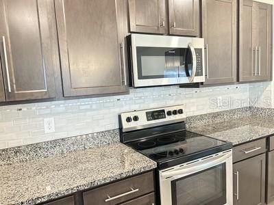 出租: $2,350 (4 贝兹, 2 浴室, 2090 平方英尺)