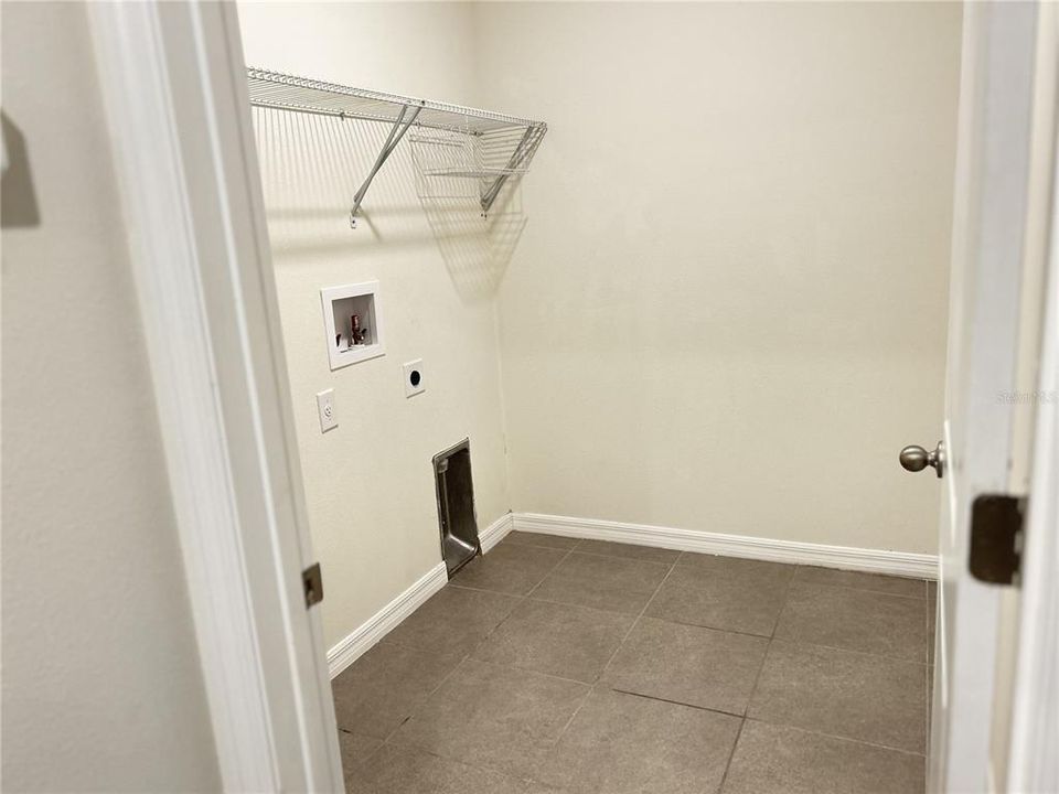 出租: $2,350 (4 贝兹, 2 浴室, 2090 平方英尺)