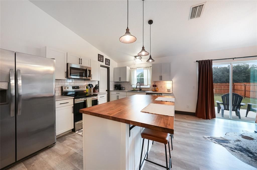 For Sale: $399,000 (3 beds, 2 baths, 1376 Square Feet)