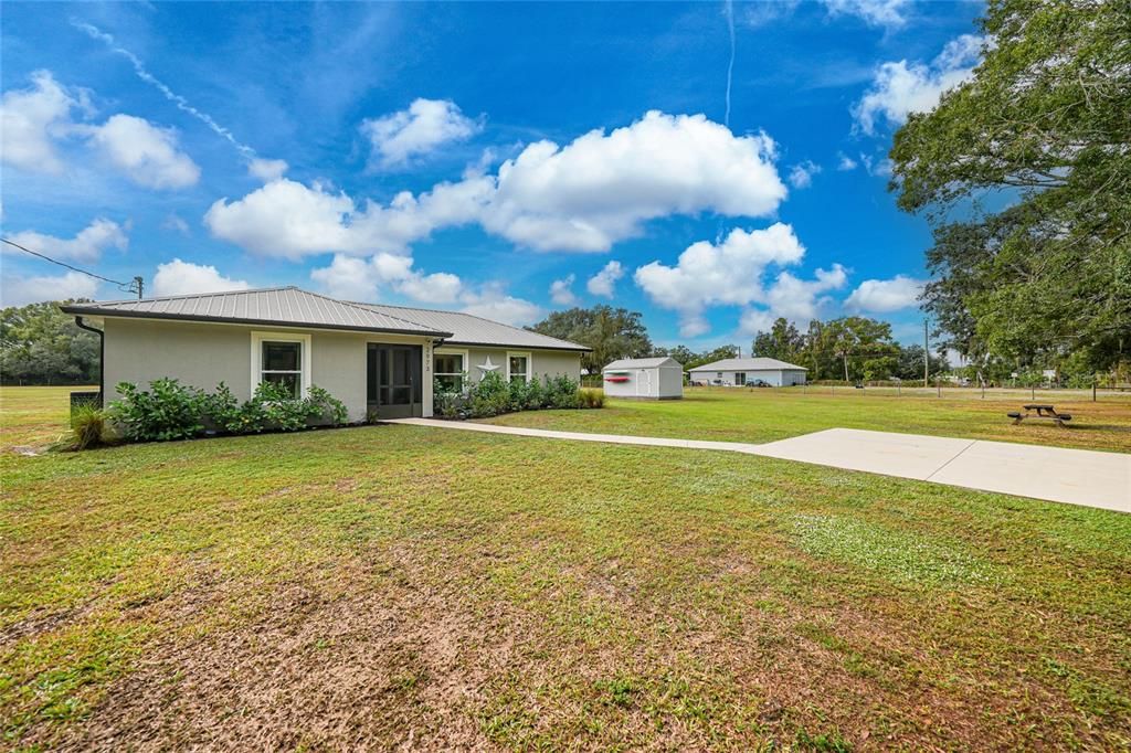 For Sale: $399,000 (3 beds, 2 baths, 1376 Square Feet)