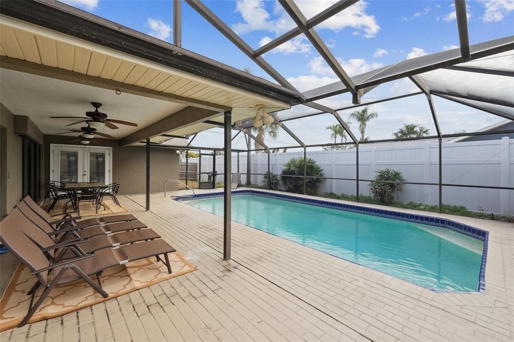 For Sale: $740,000 (4 beds, 3 baths, 1924 Square Feet)