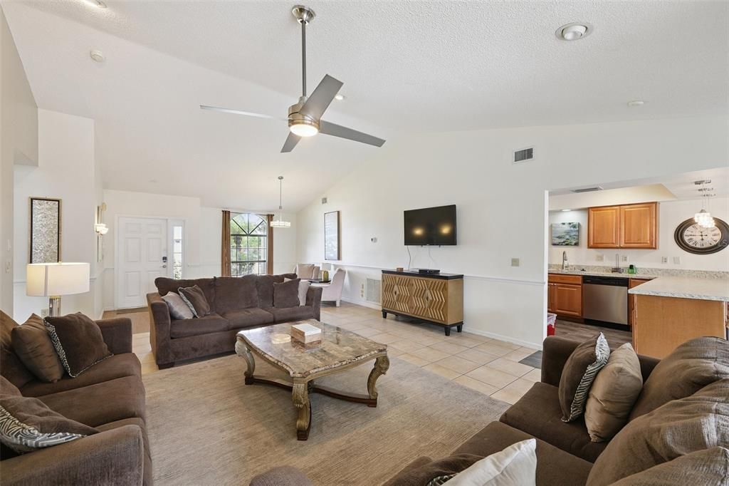 For Sale: $740,000 (4 beds, 3 baths, 1924 Square Feet)