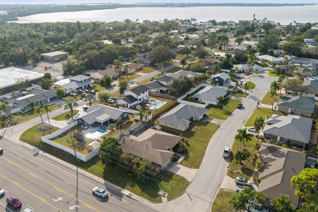 For Sale: $740,000 (4 beds, 3 baths, 1924 Square Feet)