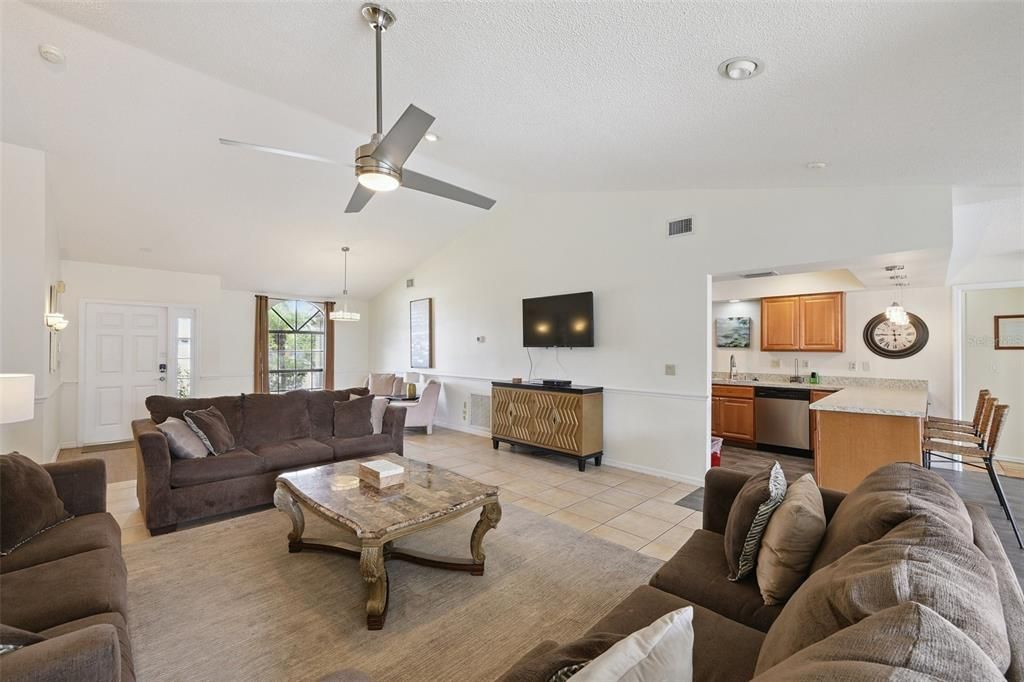 For Sale: $740,000 (4 beds, 3 baths, 1924 Square Feet)