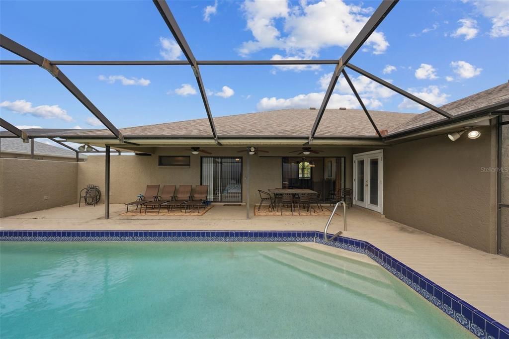 For Sale: $740,000 (4 beds, 3 baths, 1924 Square Feet)