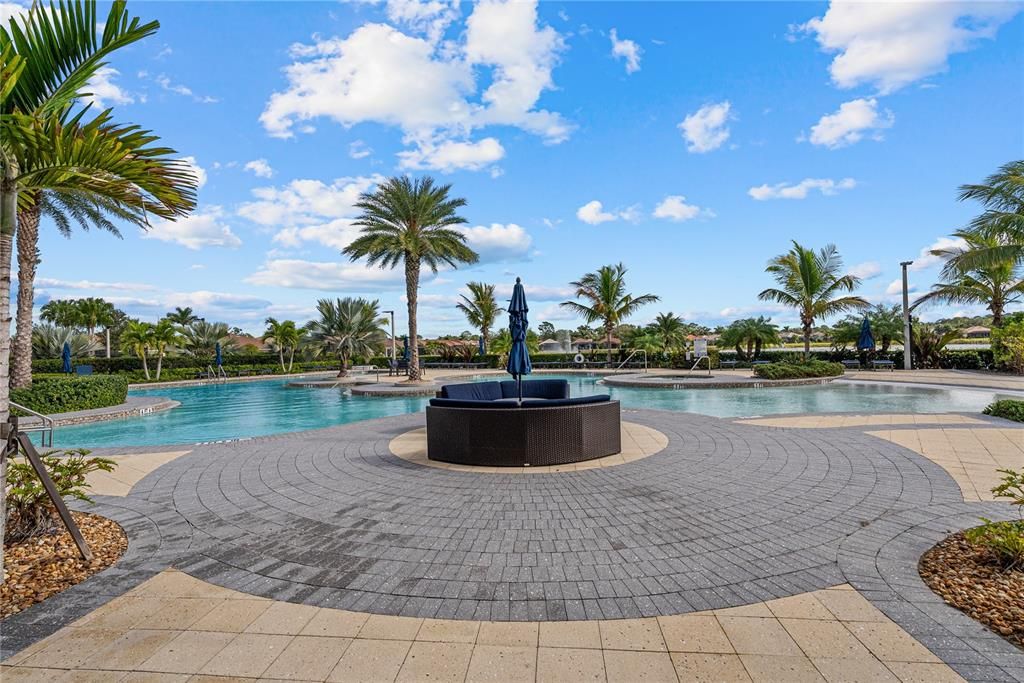 For Sale: $650,000 (4 beds, 3 baths, 2669 Square Feet)