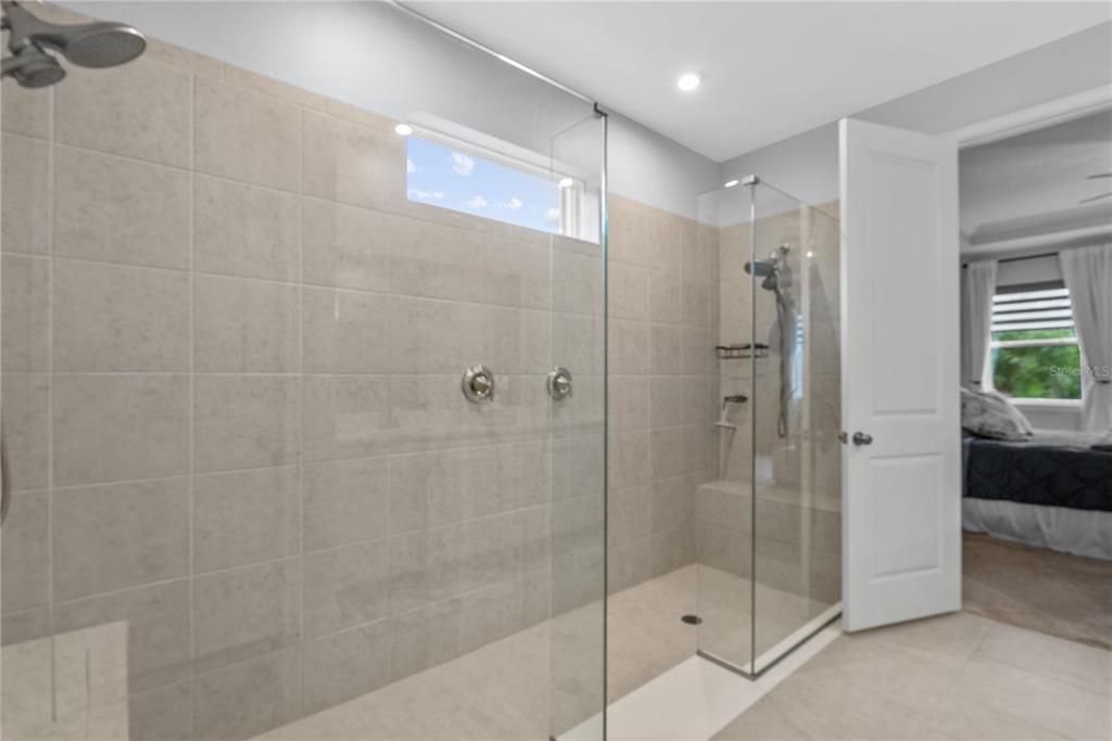 For Sale: $650,000 (4 beds, 3 baths, 2669 Square Feet)